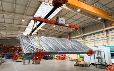 How to turn heavy construction panels without risk and complicated handling?